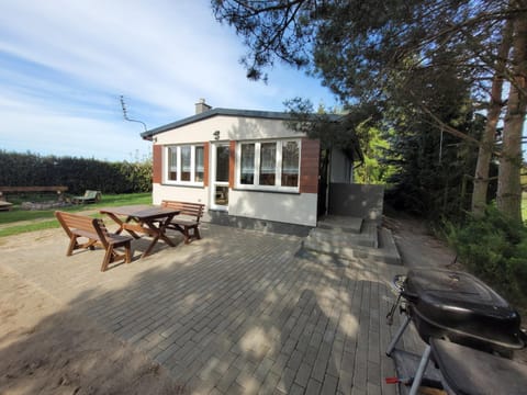 Property building, Day, BBQ facilities, Garden, Garden view, sunbed