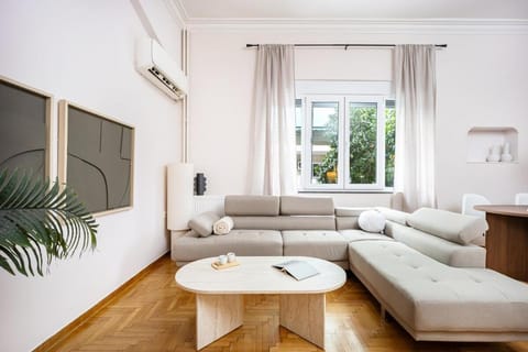 Elegant City Retreat with Two Balconies Apartment in Kallithea