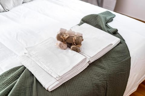 Elegant City Retreat with Two Balconies Apartment in Kallithea