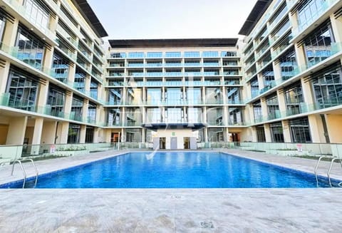 Stylish 2BR Duplex in Masdar Near Airport Apartment in Abu Dhabi