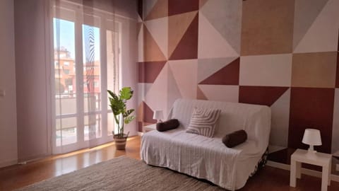 Bed, Living room