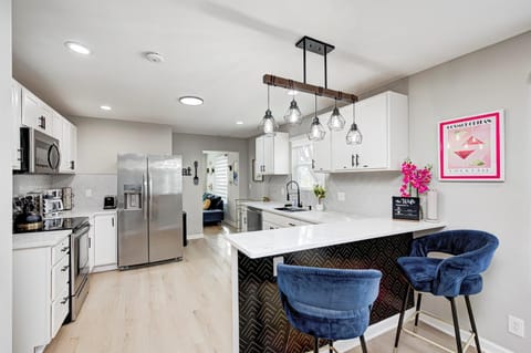 Kitchen or kitchenette, oven, stove