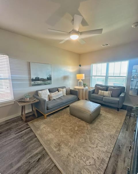 Modern Townhouse Retreat House in Edmond