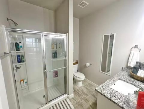 Modern Townhouse Retreat House in Edmond