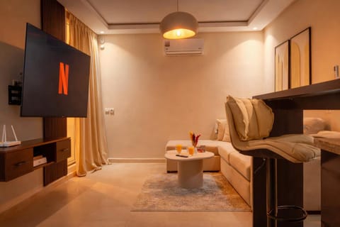 Bed, Living room
