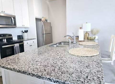 Comfort Living 2BR Townhome House in Edmond