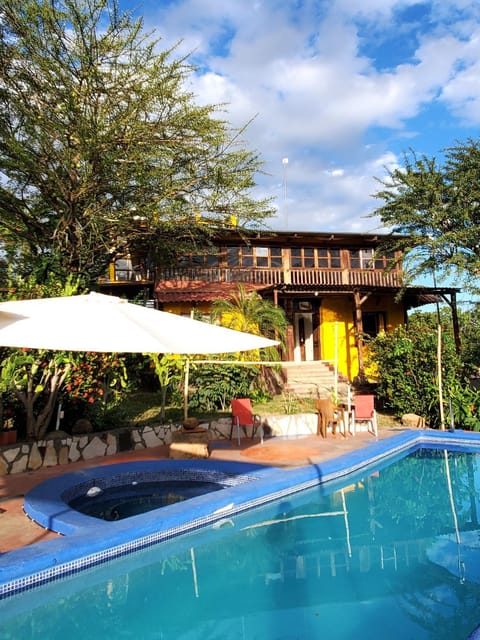 Property building, Garden, Swimming pool, Swimming pool