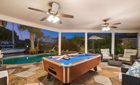 Sunshine house on the canal House in Lochmoor Waterway