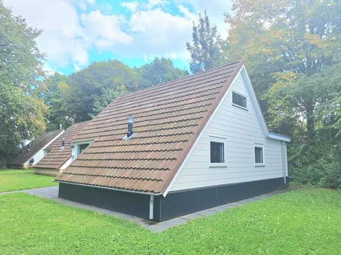 Property building, Spring, Day, Garden, Garden view