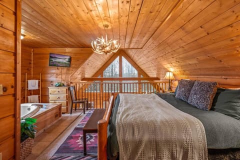 Bed, TV and multimedia, Photo of the whole room, Bedroom, Bath