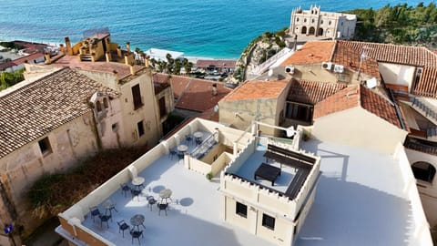 Nearby landmark, Natural landscape, Bird's eye view, Balcony/Terrace, Landmark view, Sea view
