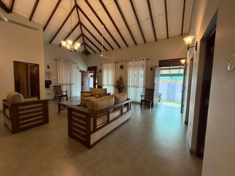 Communal lounge/ TV room, TV and multimedia, Living room, Seating area