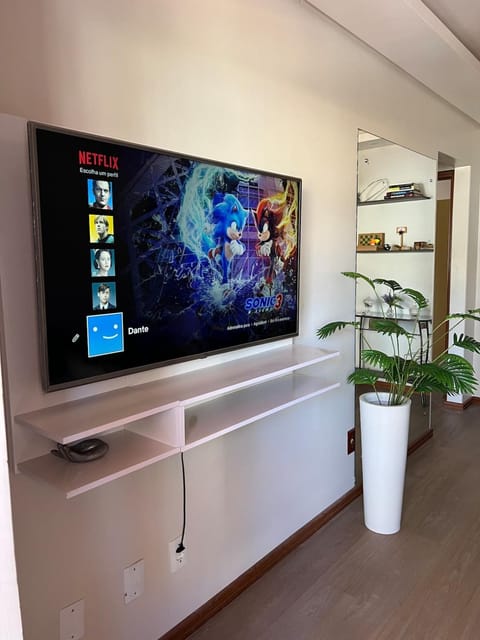 Communal lounge/ TV room, TV and multimedia