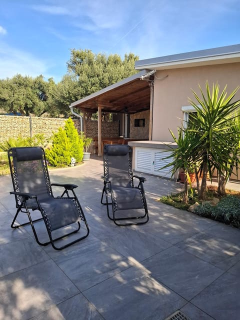 Property building, Patio, Garden, sunbed