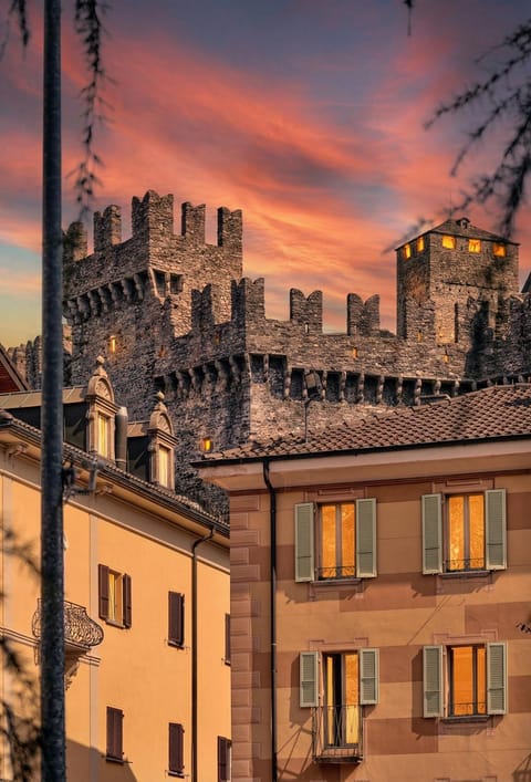 Property building, Day, City view, Landmark view