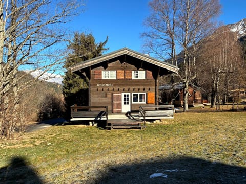Property building, Day, Garden, Balcony/Terrace