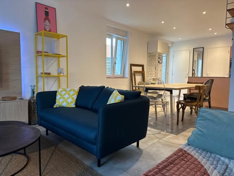 Living room, Lounge or bar