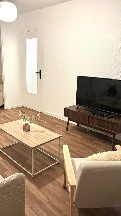 Appartement spacieux au pied du métro avec parking Apartment in Villeneuve-d'Ascq