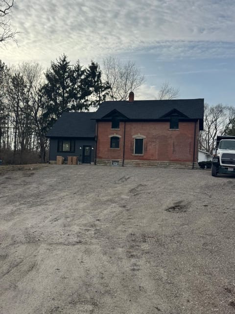 New Group Space - Sleeps 20! Near Sports Center House in Lake Erie