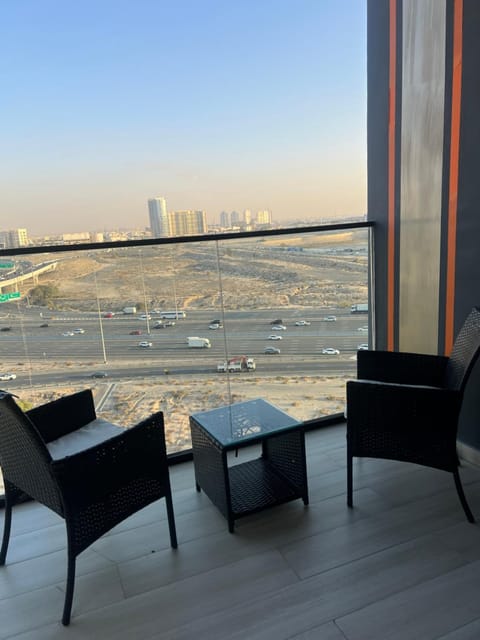Day, Balcony/Terrace, Seating area, City view