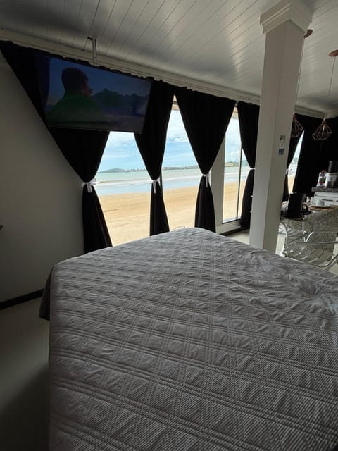 Bed, Photo of the whole room, Bedroom, Sea view
