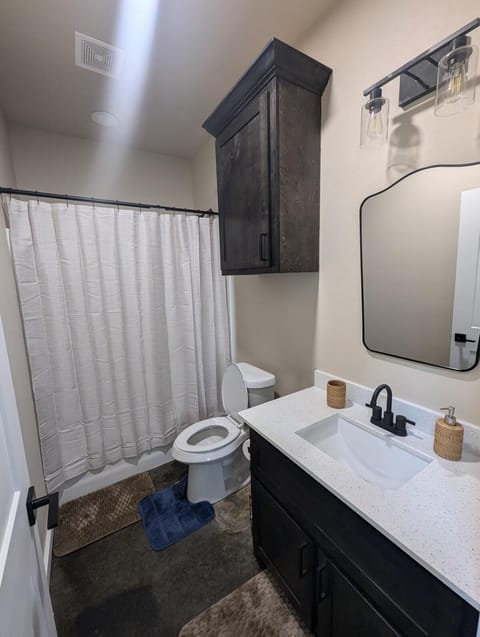 Special Deal on 2 Bedroom Unit 556 House in Paris