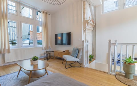 Communal lounge/ TV room, TV and multimedia, Living room