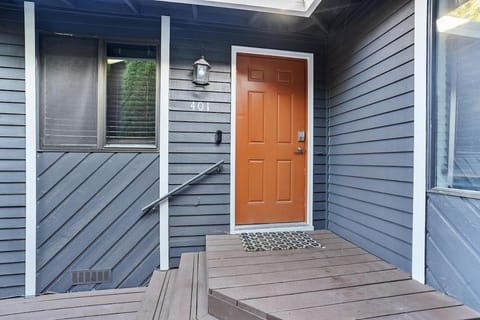 Portland Retreat with Fenced Yard Apartment in Beaverton