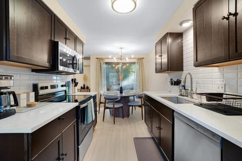 Portland Retreat with Fenced Yard Apartment in Beaverton