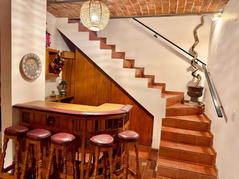 Ajijic Centro with lakeview terrace, AC & walkable House in Ajijic