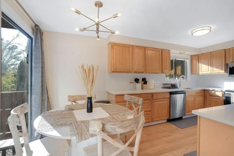 Private, Pet-Friendly Portland Retreat Apartment in Beaverton