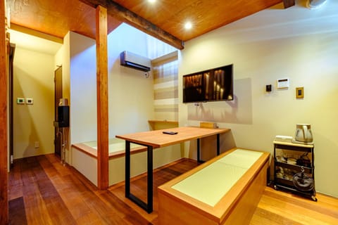 TV and multimedia, Dining area