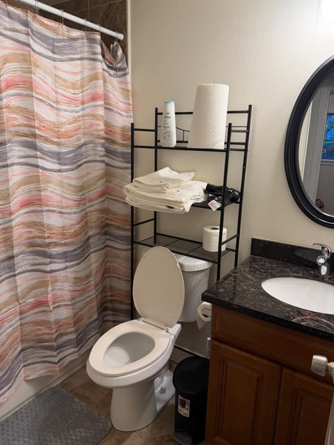 Cozy Kirkland Home in Prime Location House in Kirkland