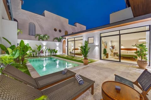 Swimming pool
