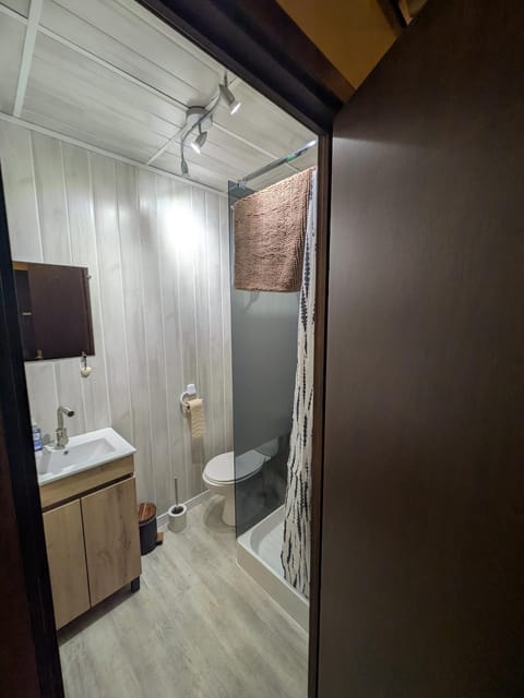 AirBnBri Chambre à Louer RDC Maison Bed and Breakfast in Briançon