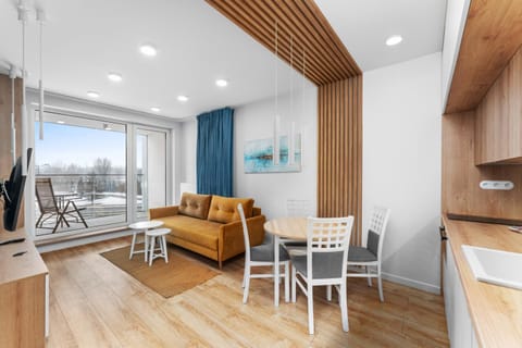 TV and multimedia, Kitchen or kitchenette, Living room, Seating area, Dining area