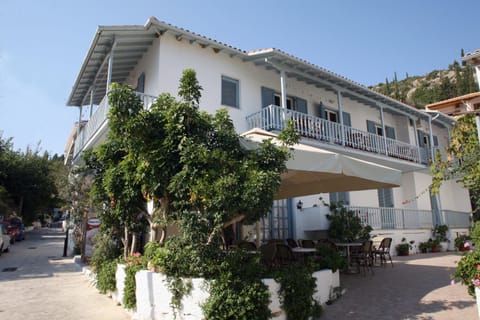 Property building, Restaurant/places to eat
