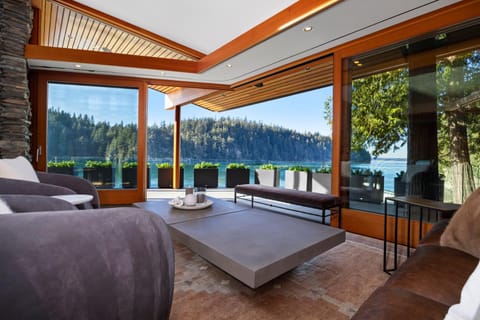 Day, Natural landscape, View (from property/room), Living room, Seating area, Lake view, furniture