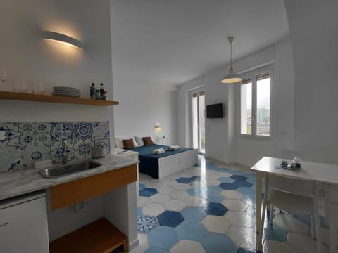 Bed, Photo of the whole room, Bedroom, kitchen