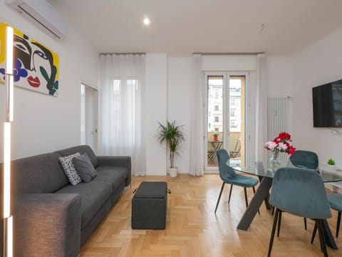 TV and multimedia, Living room, Dining area