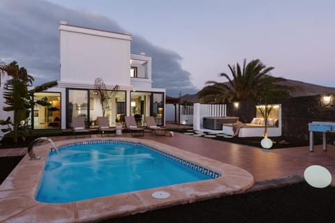 Property building, Mountain view, Swimming pool