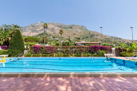 Natural landscape, Solarium, Mountain view, Swimming pool