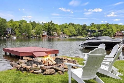 New Luxe! 9BR,7BA, Elevator, Sleeps 30, EV Charger House in Hickory Run State Park