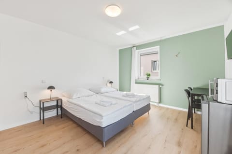 Bed, Kitchen or kitchenette, Photo of the whole room, Bedroom