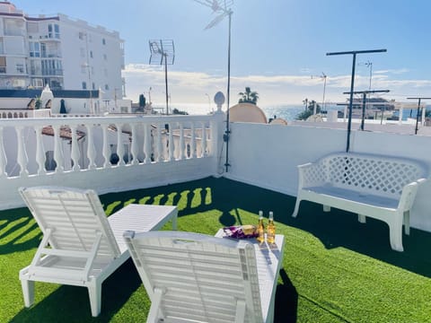 Balcony/Terrace, sunbed