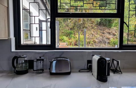 Kitchen or kitchenette, Breakfast