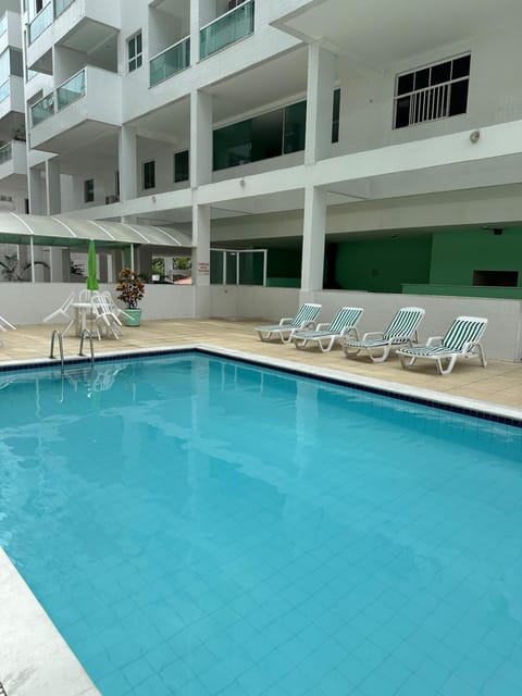 Property building, Swimming pool, sunbed