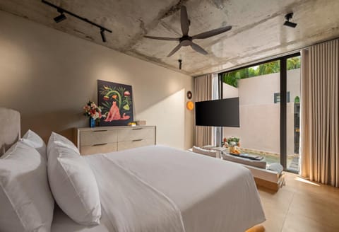 TV and multimedia, Bedroom, fireplace