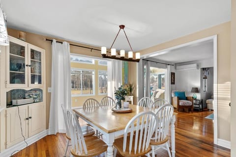 Waterfront Coastal Retreat on Ocean Pines Golf Course with Private Dock House in Ocean Pines