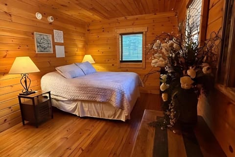 Charlie Long Cabin - Active Heroes Cabin in Indiana